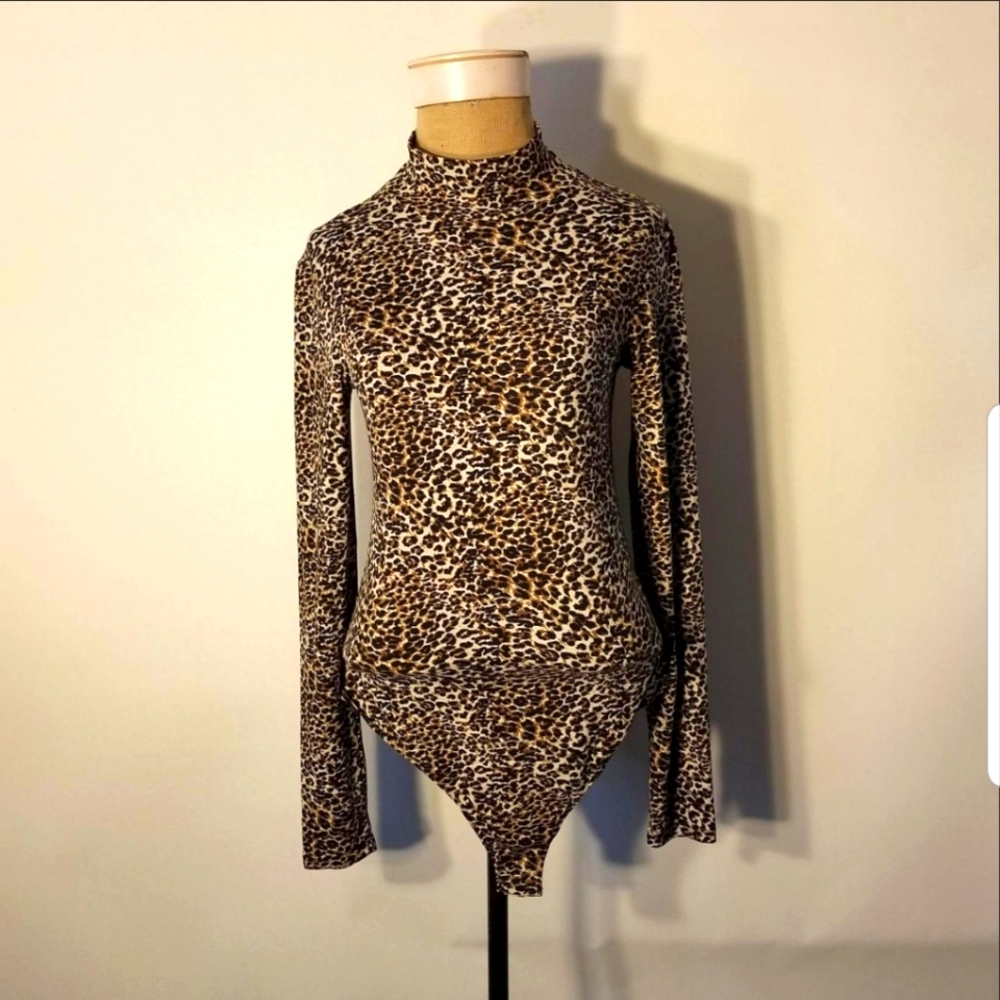 Rawr! Wild Fable Brand Leopard Print Bodysuit Size Medium.
